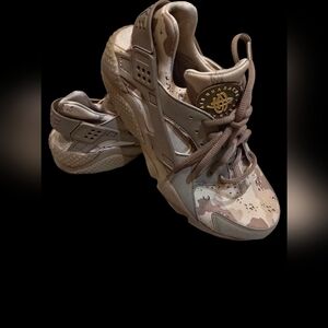 Nike Men's Camouflage Sneakers